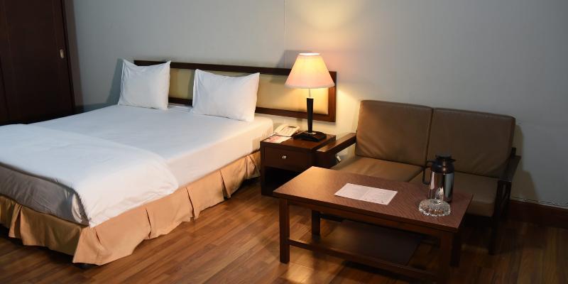 The Canal Hotel Бангкок Экстерьер фото